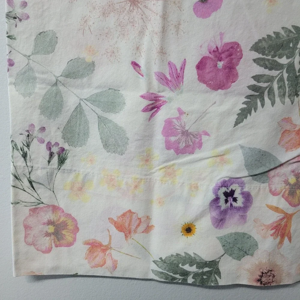 Urban Outfitters UO Floral Pressed Flowers Cotton Pillowcase Set White Purple‎